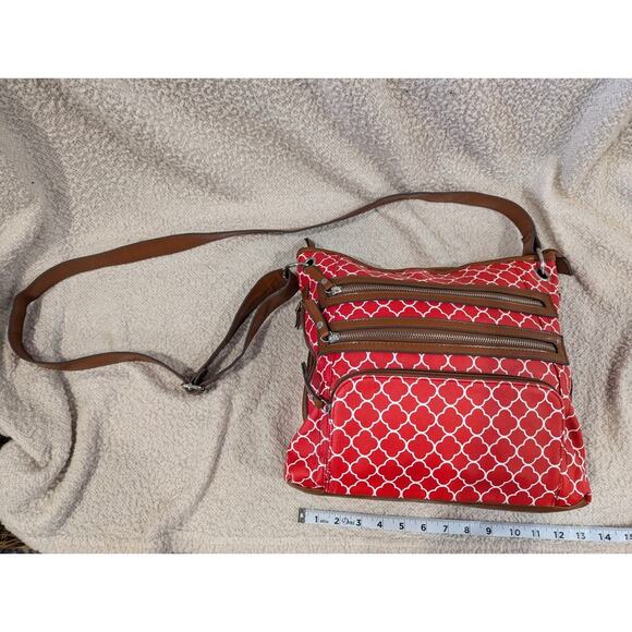 Moroccan style print vinyl crossbody bag with lots of zippers & storage by Bueno - Picture 1 of 4